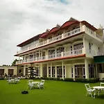 Skyview Stays & Party Lawns