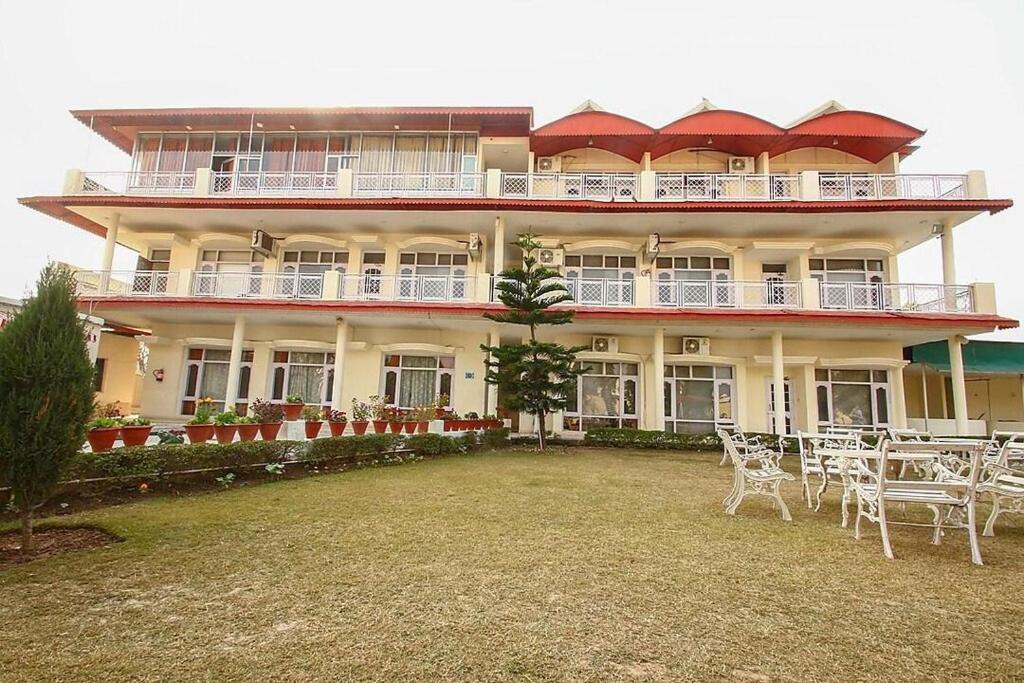 Skyview & Party Lawns Hotel Chandigarh