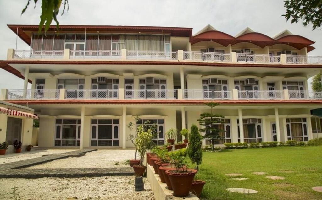 Skyview & Party Lawns 3* Chandigarh